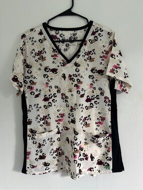 Olive & Co Leopard Print Scrub Top